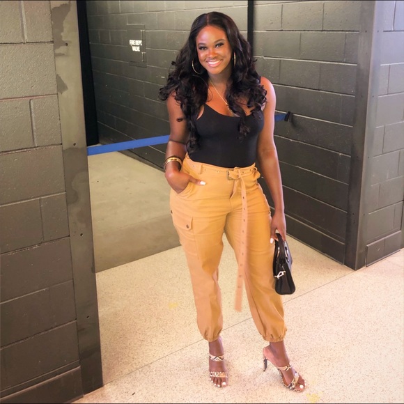 Hi everyone! I’m Sasha & Welcome to my Closet❤️ - Picture 2 of 6